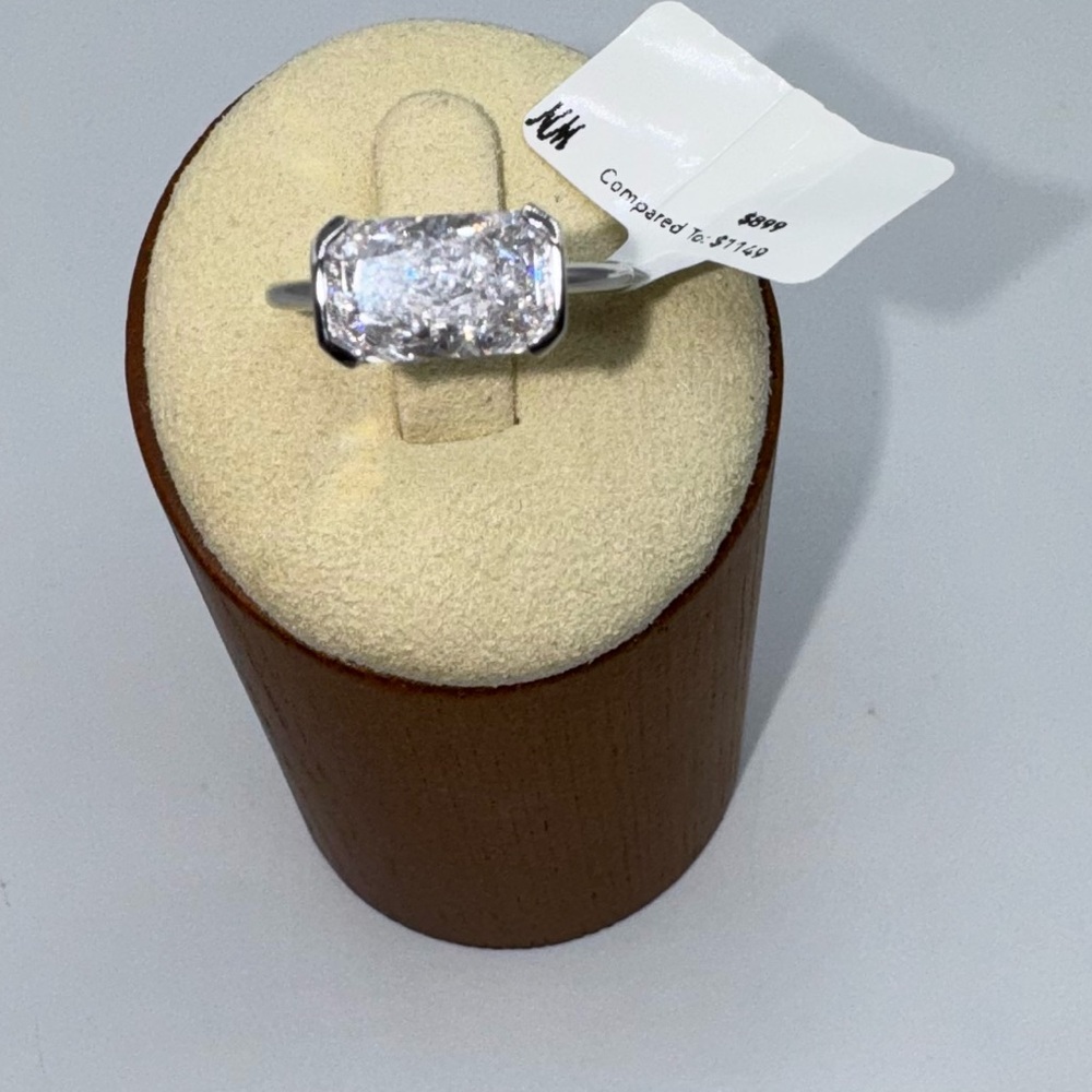 18k 3ct Radiant Cut Ring - Picture 13 of 15